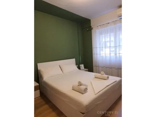 Tirane, jepet me qera apartament 1+1 Kati 2, 48 m² 700 € (pallatet Agimi)