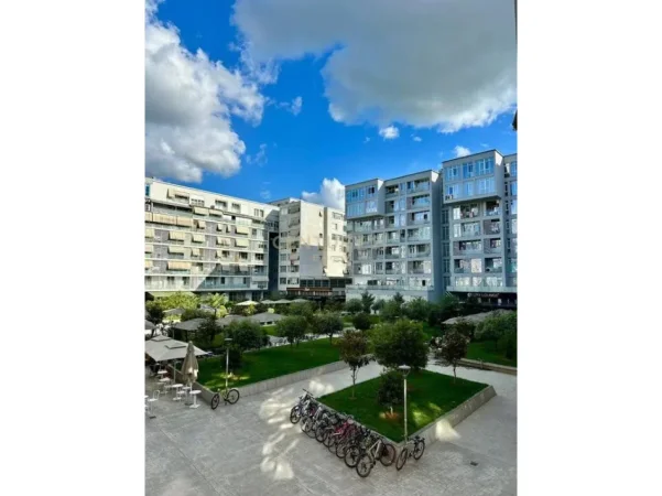 Tirane, jepet me qera apartament 1+1 Kati 2, 65 m² 900 € (Komuna Parisit)