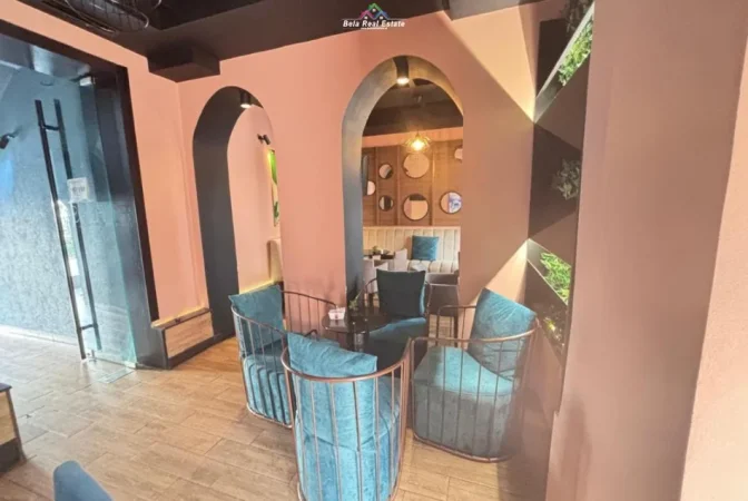 Tirane, jepet me qera lokal Kati 0, 105 m² 1.560 € (21 dhjetori)