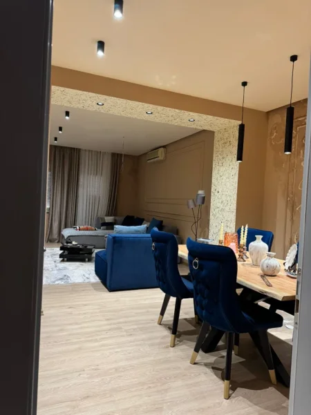 Tirane, shitet apartament 2+1 Kati 5, 235 m² 400.000 € (21 DHJETORI)