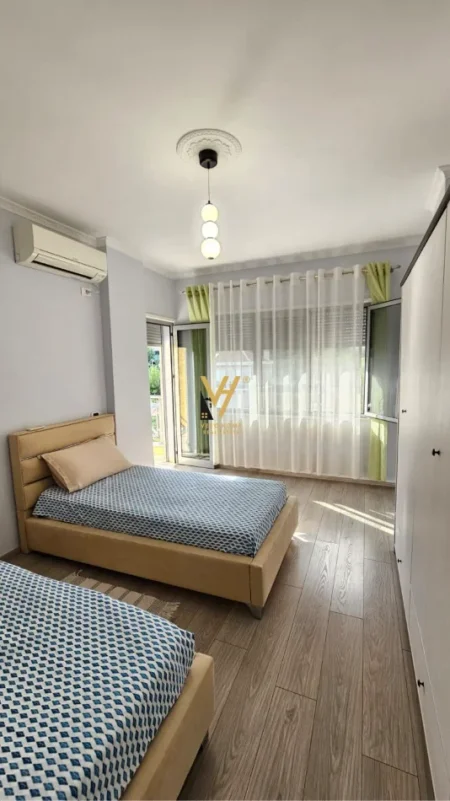 Tirane, jepet me qera apartament 3+1+Ballkon Kati 6, 130 m² 1.500 € (LIQENI I THATE)
