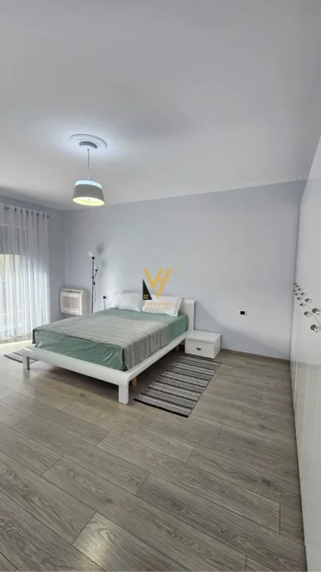 Tirane, jepet me qera apartament 3+1+Ballkon Kati 6, 130 m² 1.500 € (LIQENI I THATE)