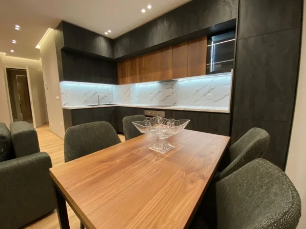 Tirane, jepet me qera apartament 1+1+Ballkon , 70 m² 700 € (Zogu i Zi)