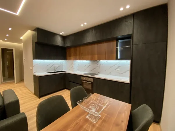 Tirane, jepet me qera apartament 1+1+Ballkon , 70 m² 700 € (Zogu i Zi)