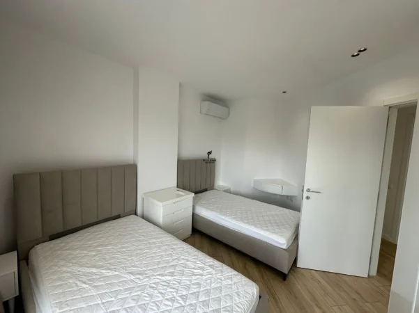 Tirane, jepet me qera apartament 2+1 Kati 3, 100 m² 1.400 € (LIQENI I THATE)