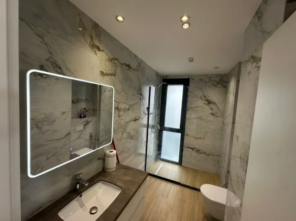 Tirane, jepet me qera apartament 2+1 Kati 3, 100 m² 1.400 € (LIQENI I THATE)