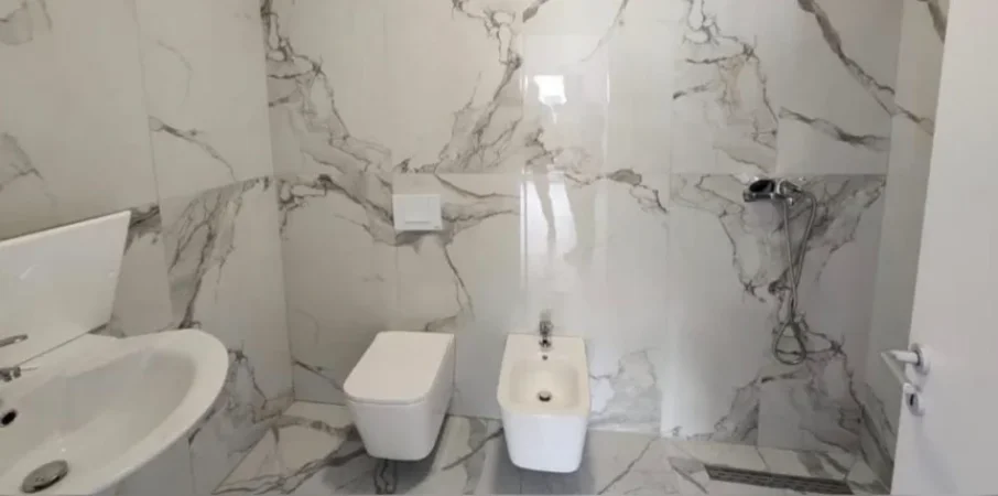 Tirane, jepet me qera apartament 2+1+Ballkon Kati 2, 100 m² 1.000 € 