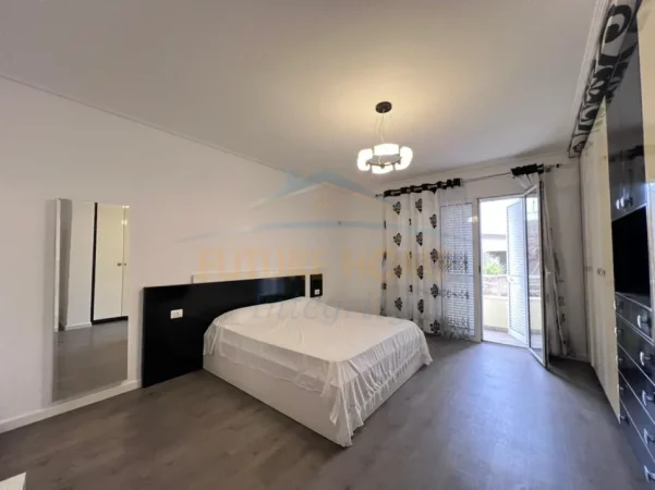 Tirane, jepet me qera Vile 2 Katshe Kati 1, 180 m² 1.500 € (Porcelan)