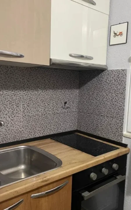 Tirane, jepet me qera apartament 2+1 Kati 4, 70 m² 650 € (RRUGA E KOSOVAREVE)