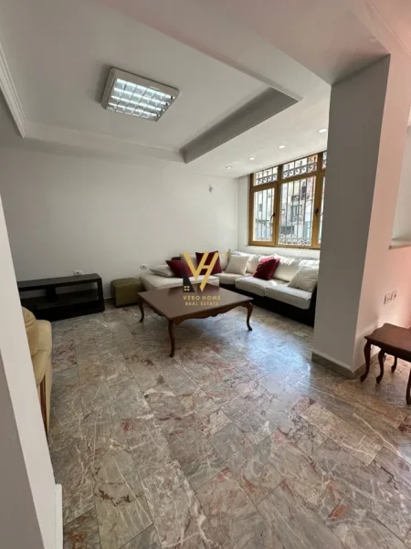 Tirane, jepet me qera zyre Kati 2, 106 m² 1.020 € (SHESHI WILLSON)