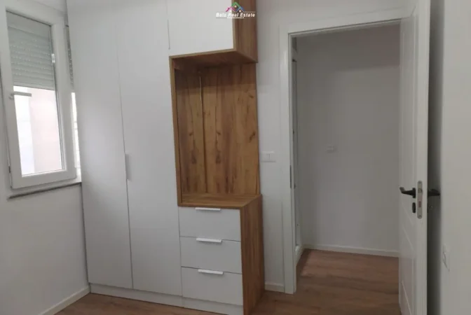 Tirane, jepet me qera apartament 1+1 Kati 5, 50 m² 490 € (don bosko)