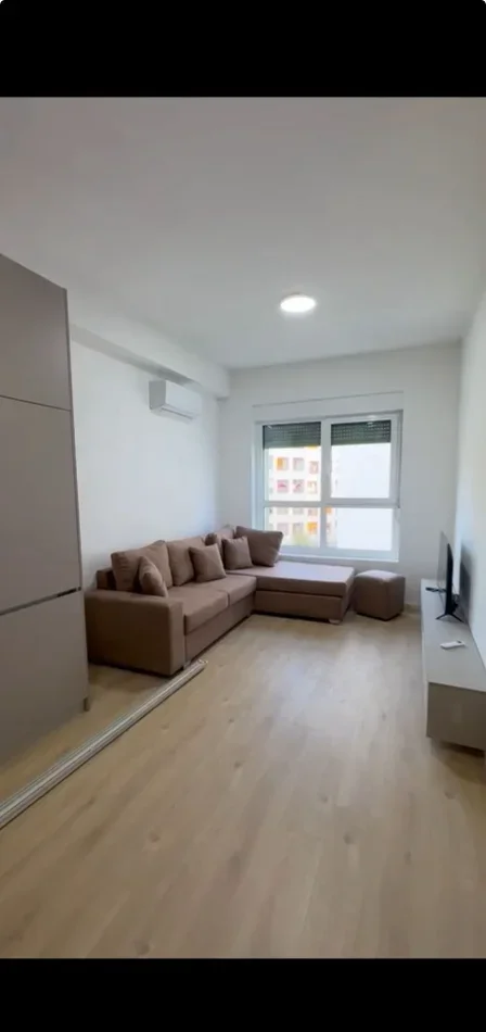 Tirane, jepet me qera apartament 1+1+Ballkon Kati 3, 53 m² 450 € (ALI DEMI)