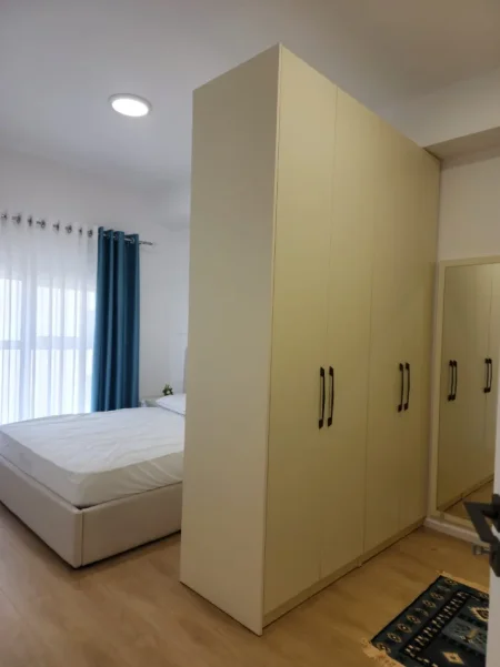 Tirane, jepet me qera apartament 1+1+Ballkon Kati 4, 62 m² 500 € (ALI DEMI)