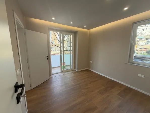 Tirane, shitet apartament 1+1+Ballkon Kati 2, 29 m² 109.000 € (Mine Peza)