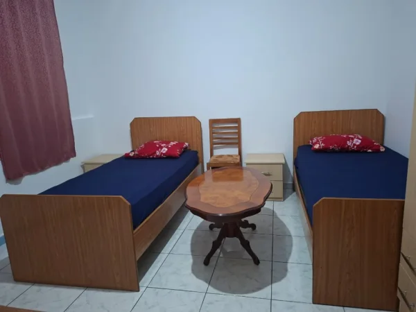 Tirane, jepet me qera garsonier 1+1 Kati 1, 40 m² 260 € (Inxhineria 21 dhjetori)