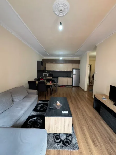 Tirane, jepet me qera apartament 2+1 Kati 3, 500 € (Astir)