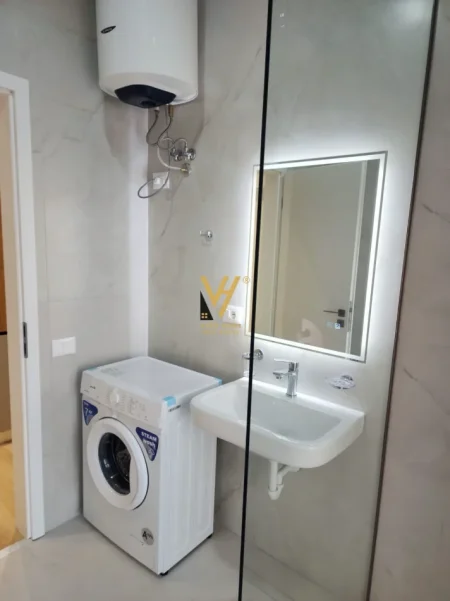 Tirane, jepet me qera apartament 1+1+Ballkon Kati 4, 62 m² 520 € (ALI DEMI)