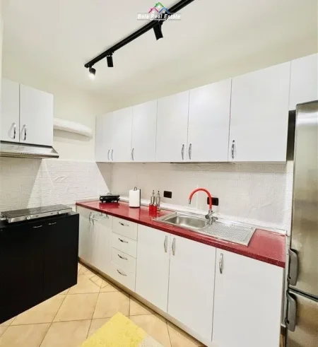 Tirane, jepet me qera apartament 1+1 Kati 3, 65 m² 625 € (Stadiumi Dinamo)