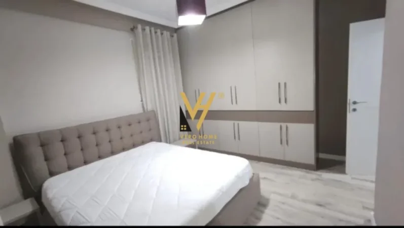 Tirane, jepet me qera apartament 2+1+Ballkon Kati 1, 100 m² 620 € (KOPSHTI BOTANIK)