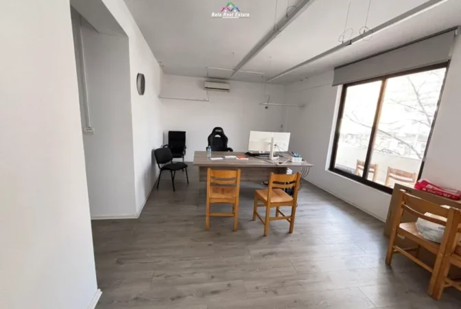 Tirane, jepet me qera zyre Kati 2, 116 m² 1.200 € (Vasil Shanto)