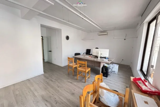 Tirane, jepet me qera zyre Kati 2, 116 m² 1.200 € (Vasil Shanto)