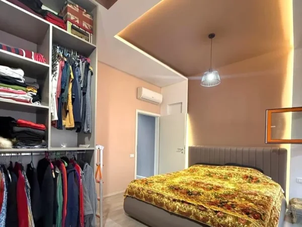 Tirane, shitet apartament 2+1 , 115 m² 