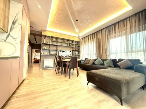 Tirane, shitet apartament 2+1 , 115 m² 