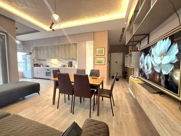 Tirane, shitet apartament 2+1 , 115 m² 