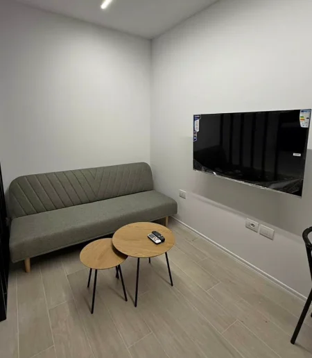 Tirane, jepet me qera apartament 1+1 , 50 m² 400 € 