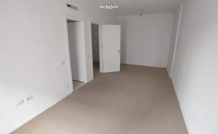 Tirane, jepet me qera zyre Kati 2, 106 m² 620 € (Rruga Xhanfize Keko)