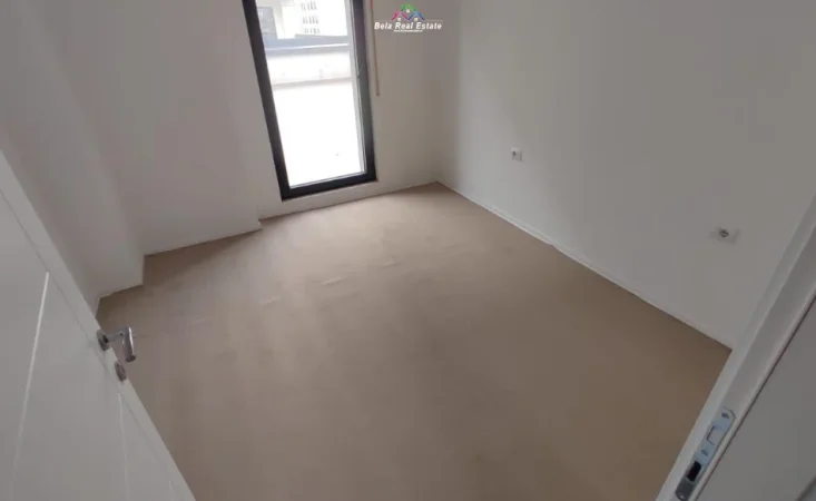 Tirane, jepet me qera zyre Kati 2, 106 m² 620 € (Rruga Xhanfize Keko)