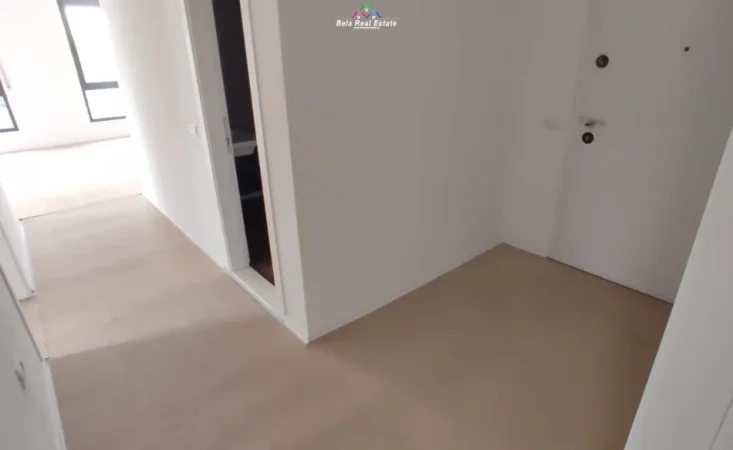 Tirane, jepet me qera zyre Kati 2, 106 m² 620 € (Rruga Xhanfize Keko)