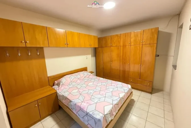 Tirane, jepet me qera apartament 2+1 Kati 0, 60 m² 520 € (bulevardi zogu i pare)