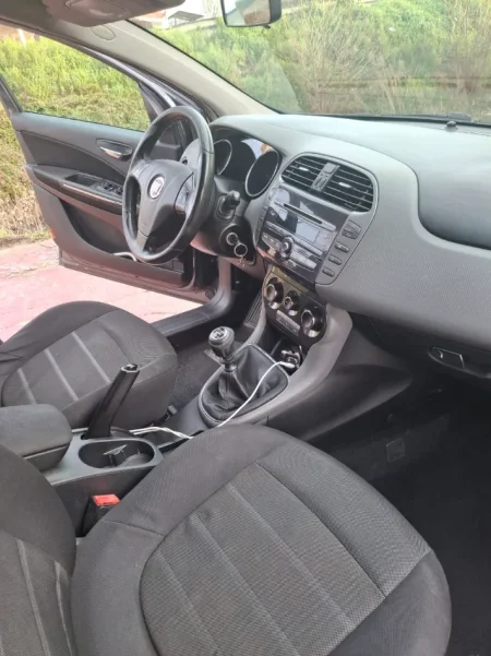 Fier, shitet makine Fiat Bravo Nafte, gri e erret manuale Klima 200.000 km 3.000 €