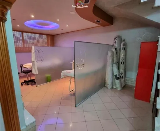 Tirane, jepet me qera dyqan Kati 0, 130 m² 1.500 € (Rruga e Bogdaneve)