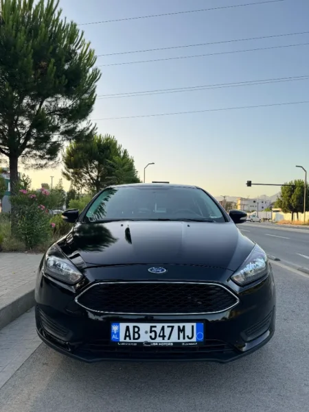 Tirane, shitet makine Ford Focus Benzin, e zeze automatik Kondicioner 180.000 km 7.300 €