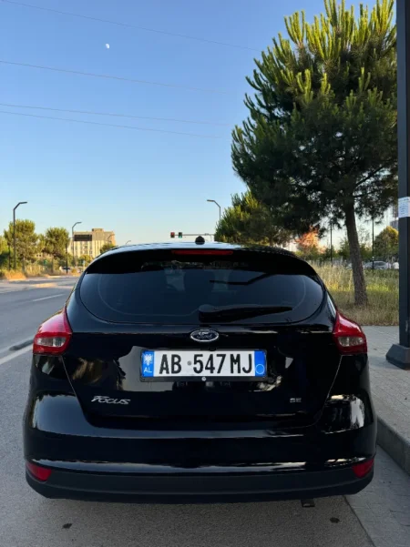 Tirane, shitet makine Ford Focus Benzin, e zeze automatik Kondicioner 180.000 km 7.300 €