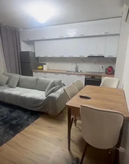 Tirane, jepet me qera apartament 1+1+Aneks+Ballkon Kati 4, 78 m² 500 € (5 Maji(+ Post Parkimi))