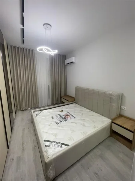 Tirane, jepet me qera apartament 2+1+Aneks+Ballkon Kati 2, 90 m² 550 € (Univers city plus Garazh)