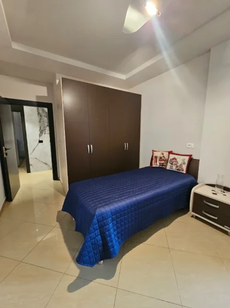 Tirane, shitet apartament 3+1 Kati 4, 166 m² (kopshti zoologjik)