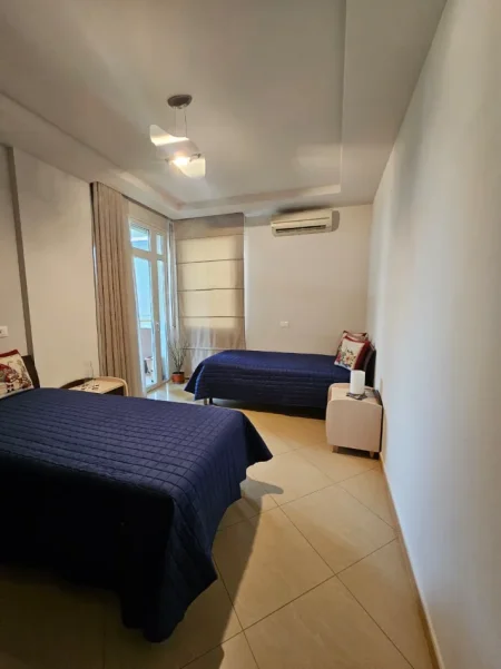 Tirane, shitet apartament 3+1 Kati 4, 166 m² (kopshti zoologjik)