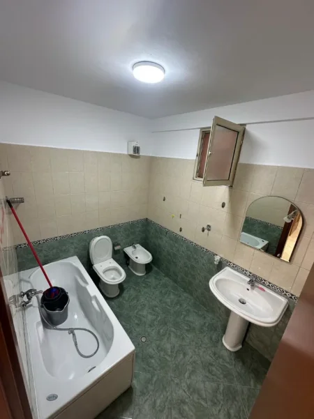 Tirane, shitet apartament 2+1+Aneks+Ballkon Kati 3, 113 m² 220.000 € 