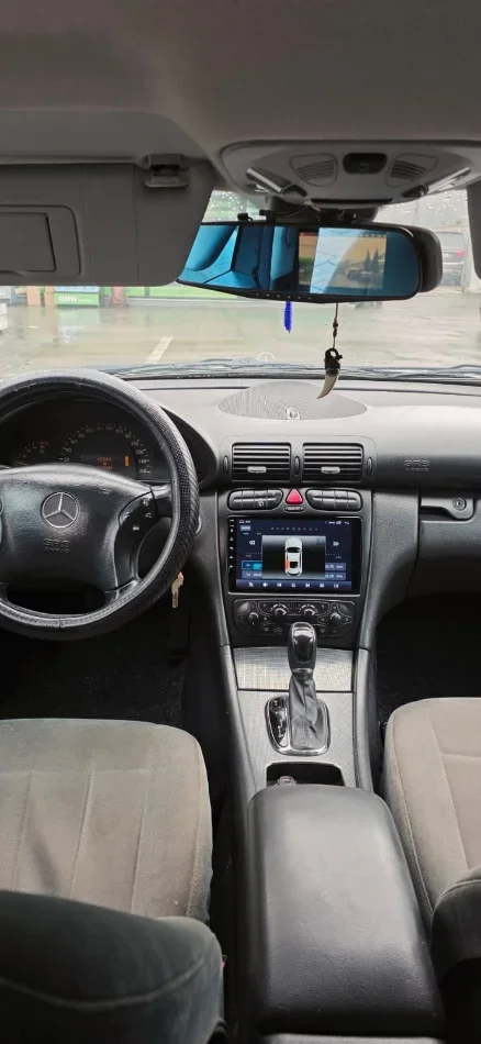 Tirane, shitet makine Mercedes Benz C class Benzin, gri metalizato automatik Kondicioner 34.000 km 359.900 €