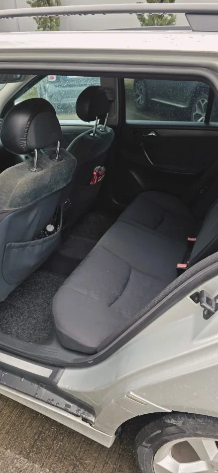 Tirane, shitet makine Mercedes Benz C class Benzin, gri metalizato automatik Kondicioner 34.000 km 359.900 €