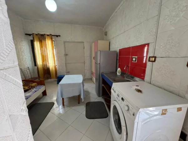Tirane, jepet me qera garsonier 1+1 Kati 0, 25 m² 150 € (ne rrugen Besa Tirane.)