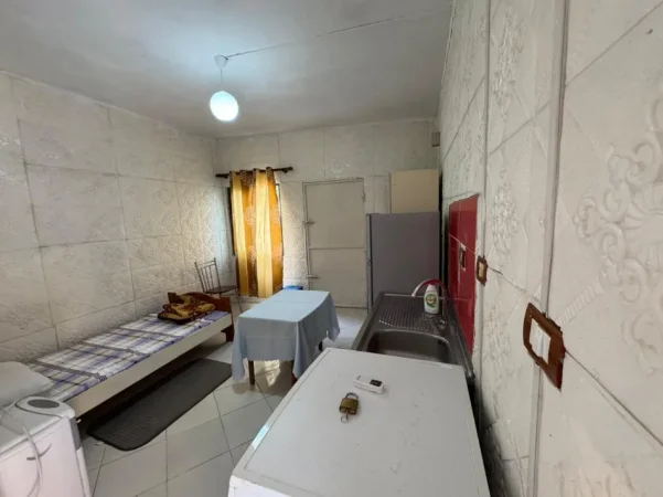 Tirane, jepet me qera garsonier 1+1 Kati 0, 25 m² 150 € (ne rrugen Besa Tirane.)