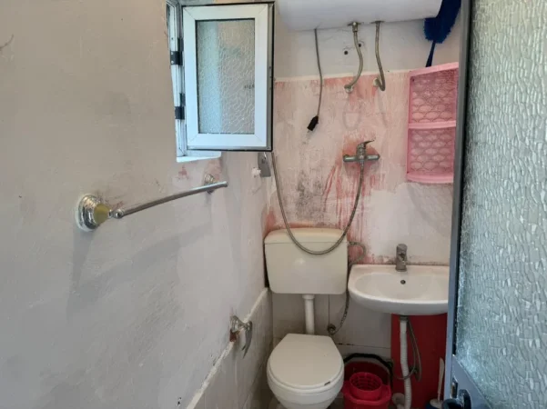 Tirane, jepet me qera garsonier 1+1 Kati 0, 25 m² 150 € (ne rrugen Besa Tirane.)