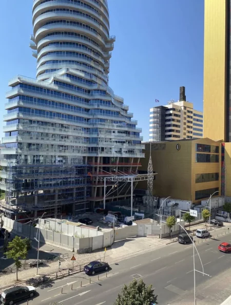 Tirane, jepet me qera dyqan Kati 0, 200 m² 6.000 € (Rruga Urani Pano)