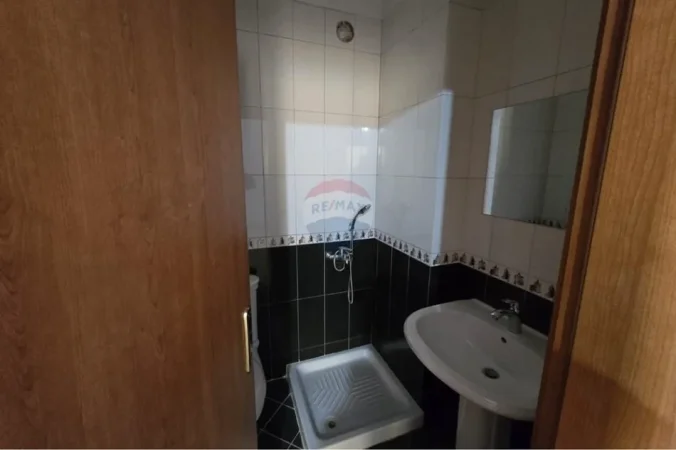 Tirane, shitet apartament , 98 m² 170.000 € (Rruga Rrapo Hekali, Tiranë)