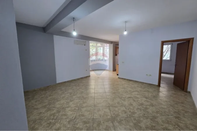 Tirane, shitet apartament , 98 m² 170.000 € (Rruga Rrapo Hekali, Tiranë)